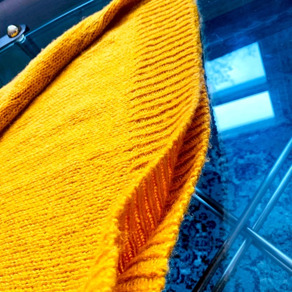 ✨ Free Press✨ Gold Oversized Round Rib-Knit Neckline Sweater W/Bishop Sl… - Picture 4 of 11